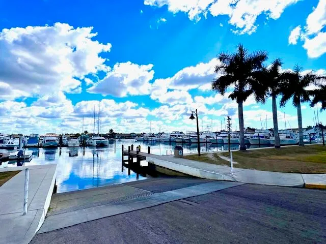 $199,000 | 193 Eveningstar Cay, Naples, FL 34114