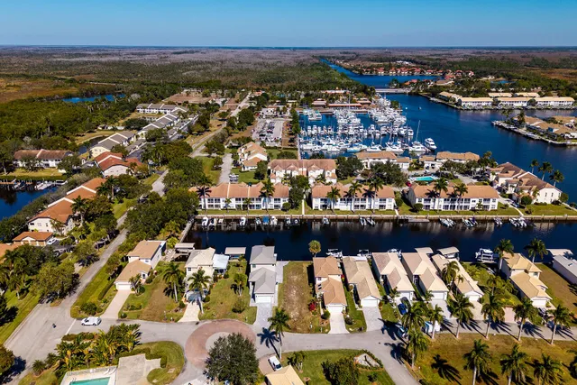 $199,000 | 193 Eveningstar Cay, Naples, FL 34114