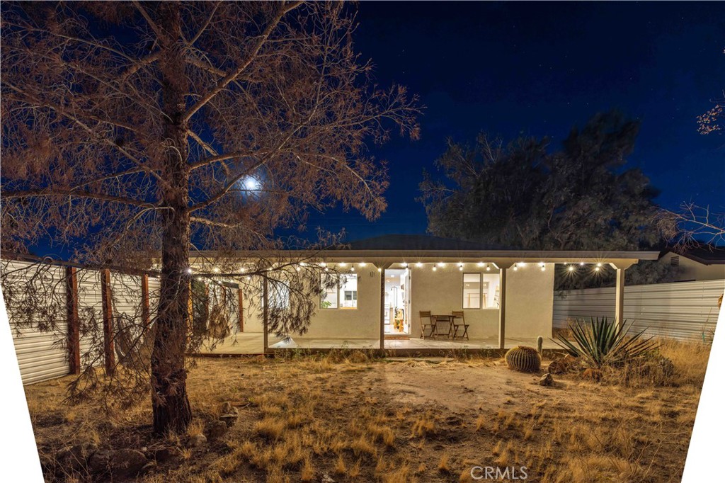 61879 Valley View Circle Joshua Tree, CA 92252 - Photo 45 of 63 a view of a backyard of the house