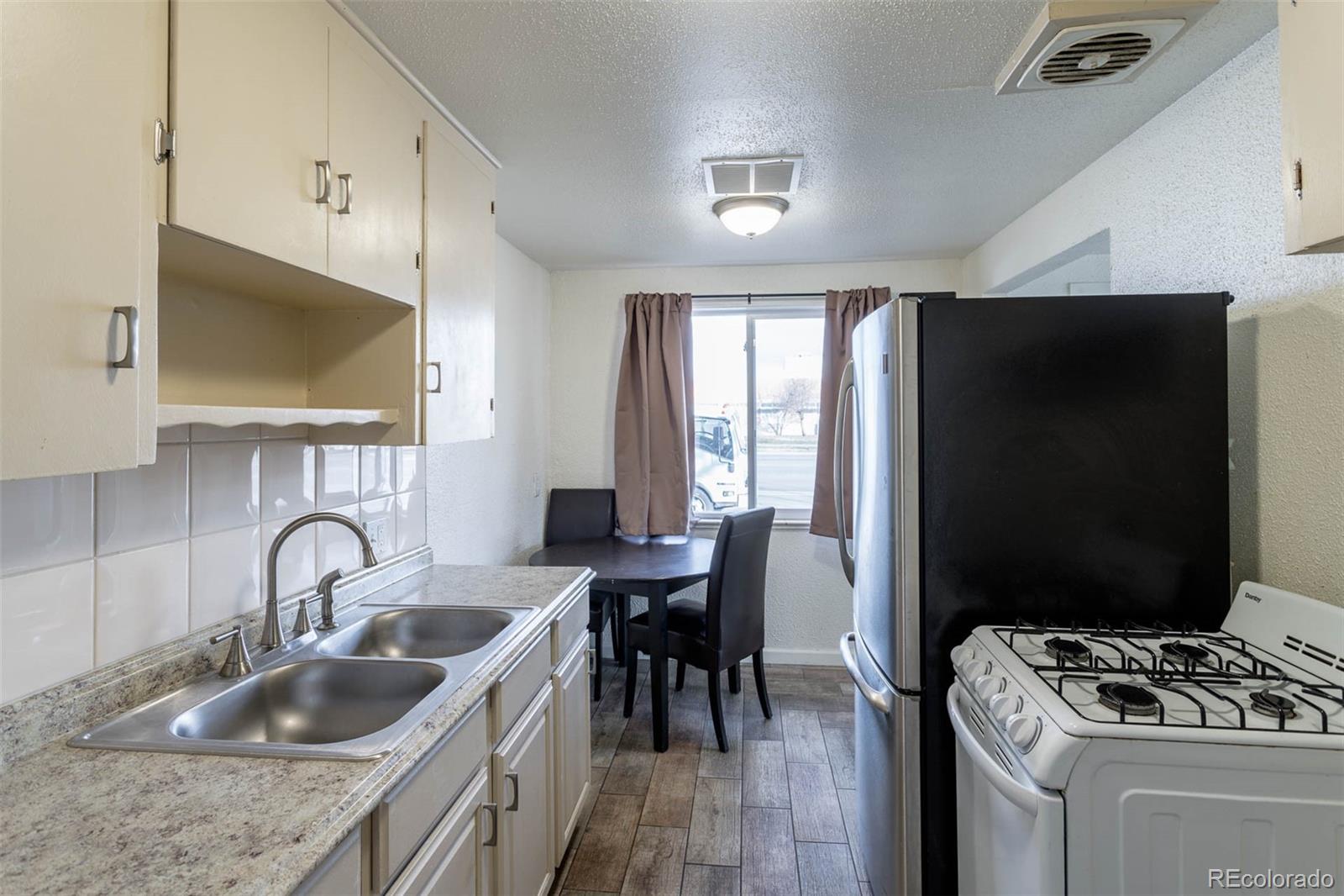 8950 Montview Boulevard Aurora, CO 80010 - Photo 11 of 27