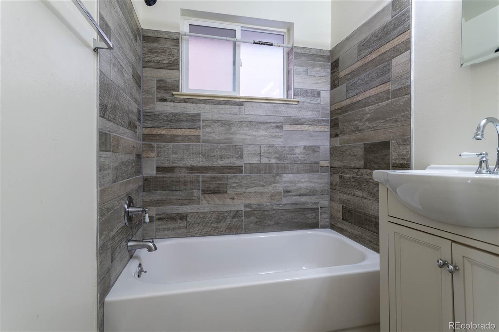 8950 Montview Boulevard Aurora, CO 80010 - Photo 20 of 27