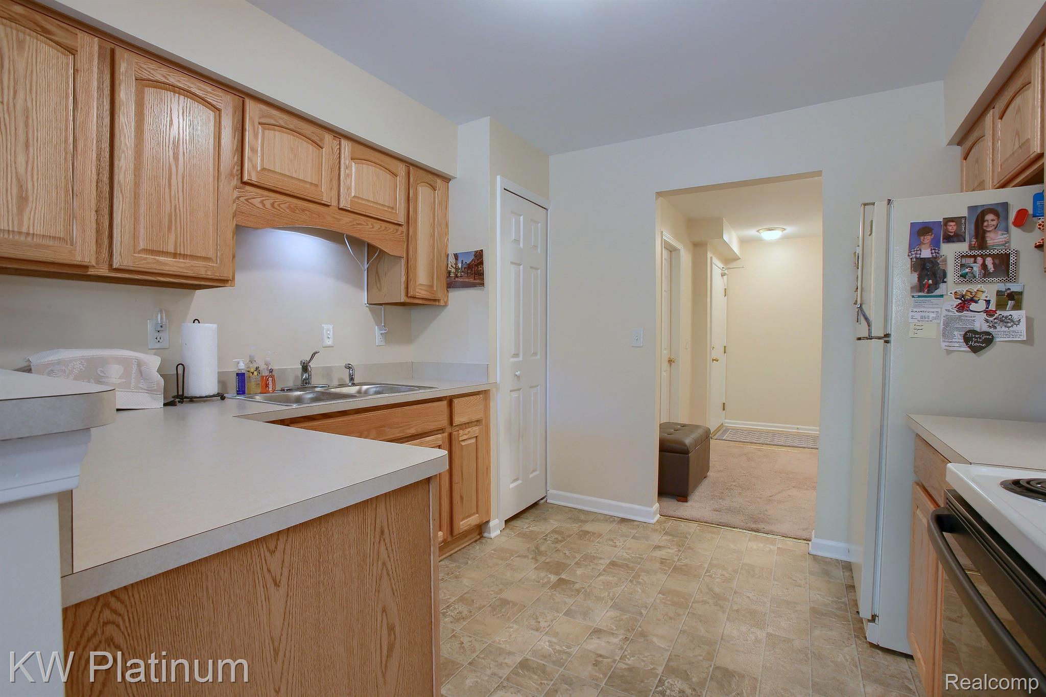 1655 Riverside Drive, Unit 7 Rochester, MI 48309 - Photo 7 of 23