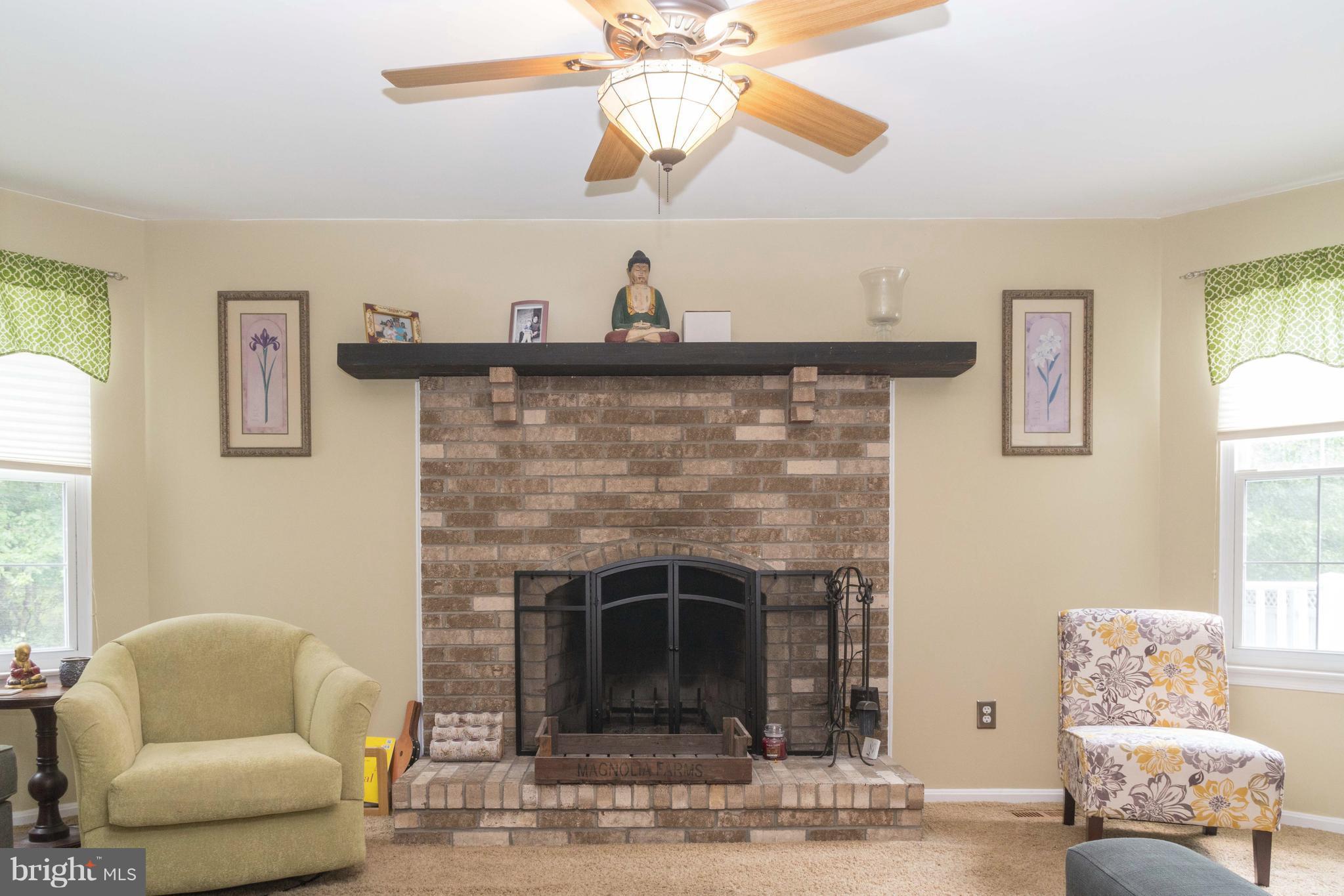 9409 Gunview Road Baltimore, MD 21236 - Photo 8 of 28 Family Room