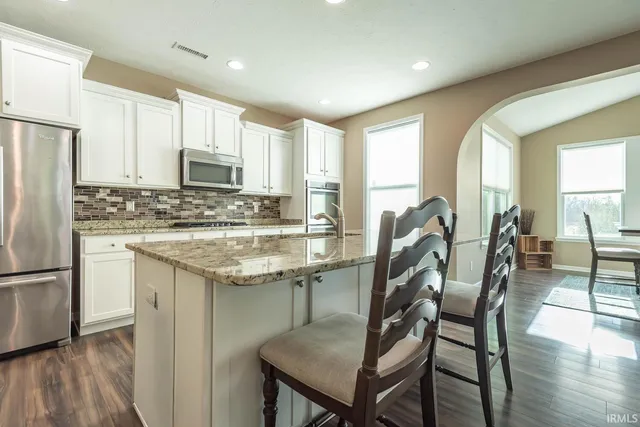 $525,000 | 625 South Bobcat Bend, Bloomington, IN 47403