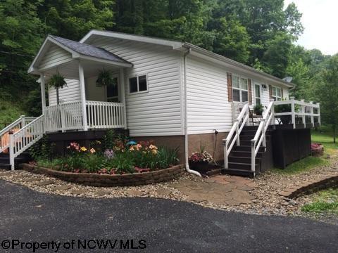 341 Colfax Road Fairmont, WV 26554 - Photo 2 of 12 Gallery Image 2
