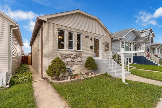 $399,900 | 4212 North Ottawa Avenue, Norridge, IL 60706