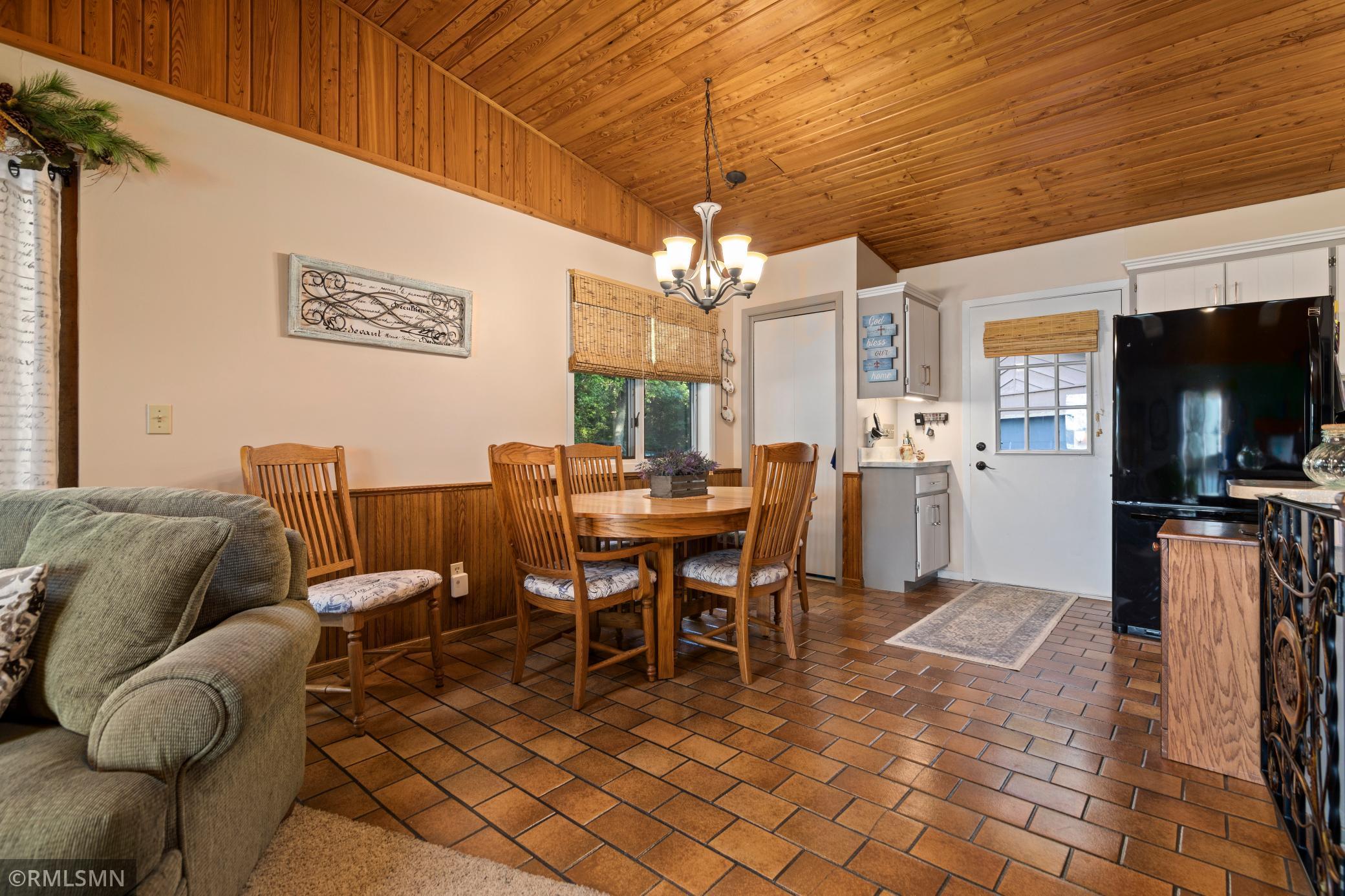 13195 Oakland Parkway Road Merrifield, MN 56465 - Photo 5 of 36 Gallery Image 5