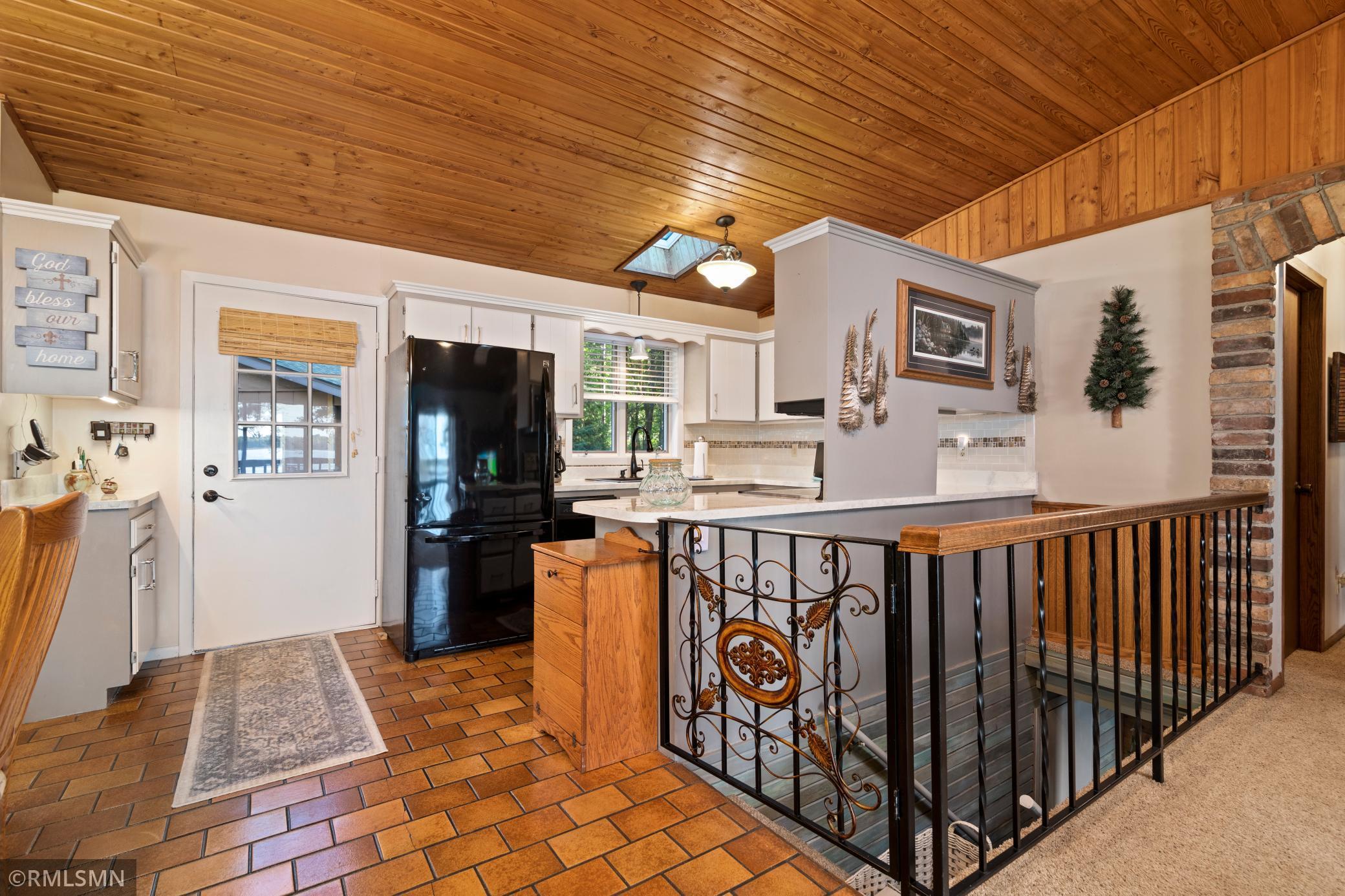 13195 Oakland Parkway Road Merrifield, MN 56465 - Photo 6 of 36 Gallery Image 6