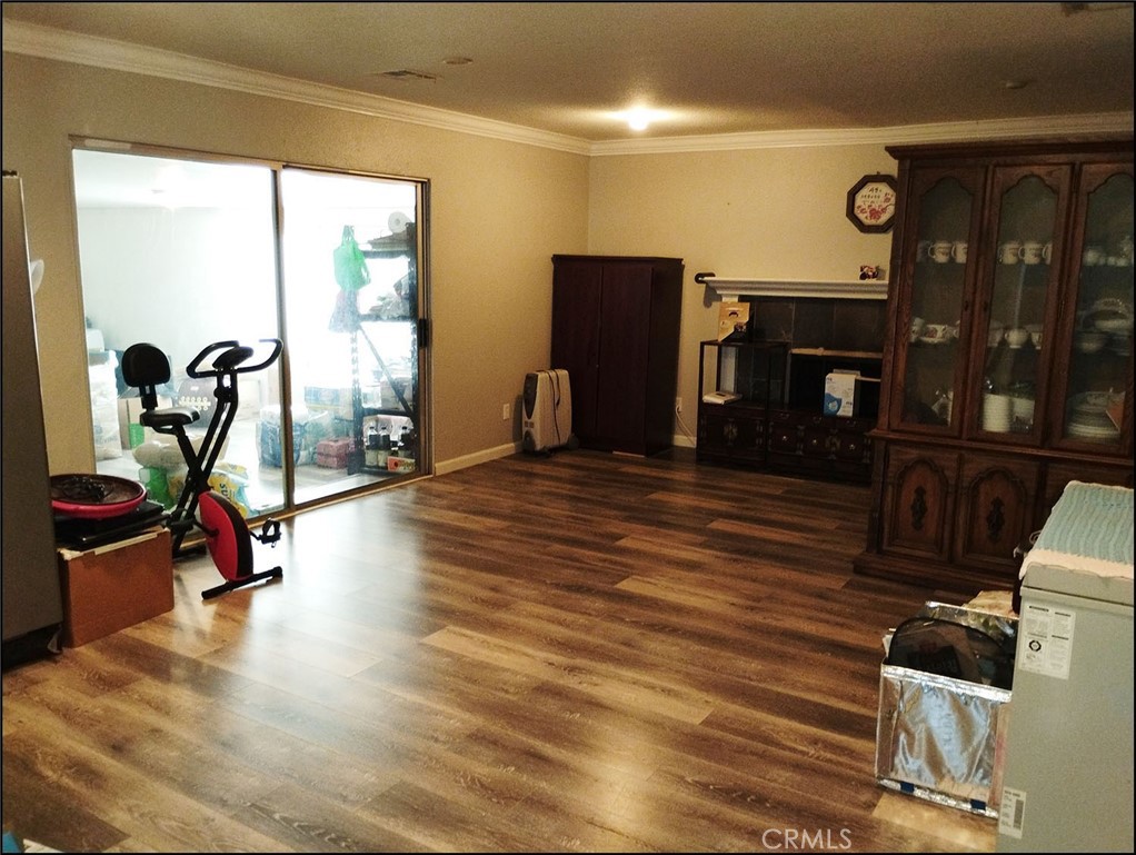 4077 Amador Road Phelan, CA 92371 - Photo 28 of 40 a view of a room with gym equipment