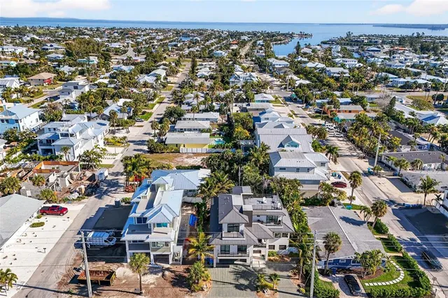 $3,295,000 | 6605 Gulf Drive, Holmes Beach, FL 34217