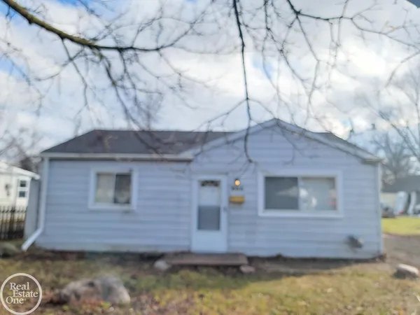 $1,300 | 684 Cameron Avenue, Pontiac, MI 48340