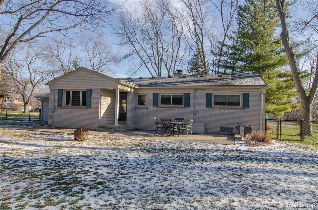 28383 Westerleigh Road Farmington, MI 48334 - Photo 17 of 18 20.jpg