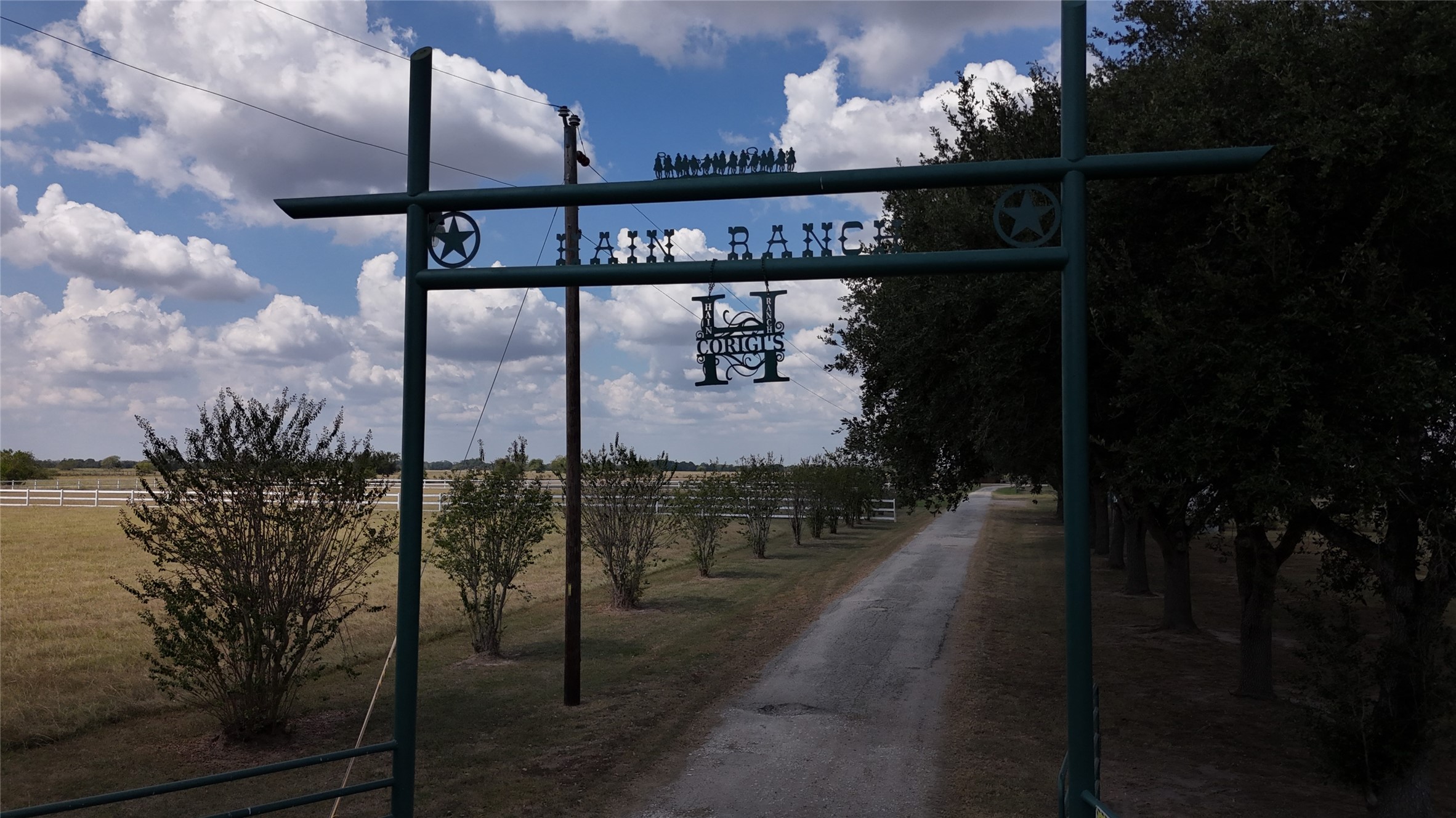 7223 Neiman Road Brookshire, TX 77423 - Photo 18 of 22 a view of entryway front of house