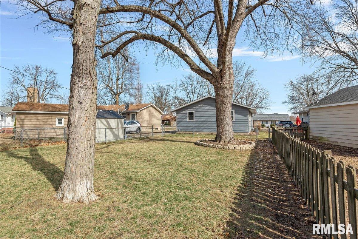 409 Sattley Street Rochester, IL 62563 - Photo 29 of 31 Gallery Image 29