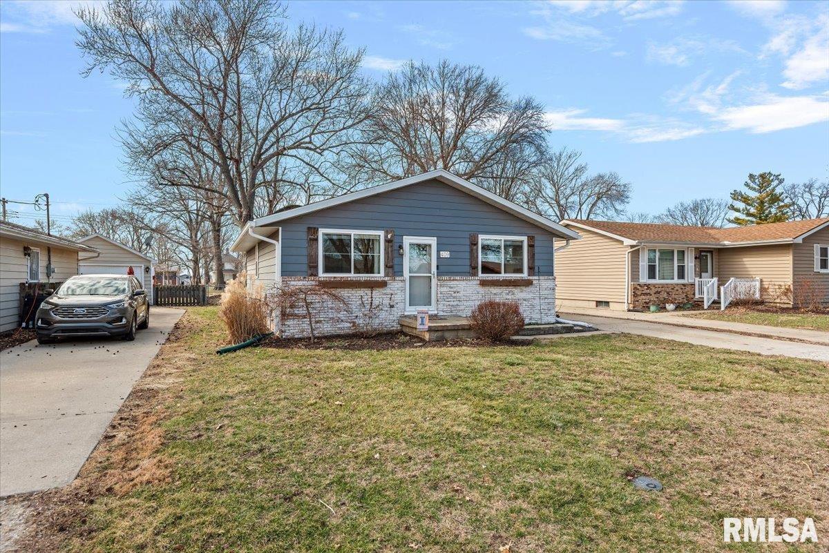 409 Sattley Street Rochester, IL 62563 - Photo 3 of 31 Gallery Image 3