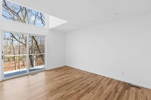 $2,250,000 | 5 Rosemaries Lane, East Hampton, NY 11937