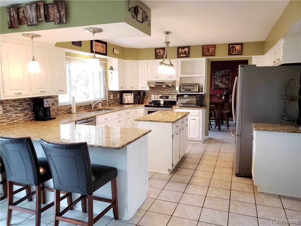 5340 Inverrary Lane Commerce Township, MI 48382 - Photo 14 of 41 20190327_163316.jpg