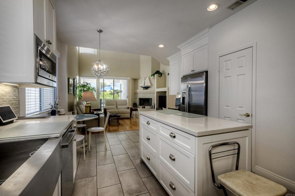 6015 Dassia Way Oceanside, CA 92056 - Photo 9 of 58 Kitchen