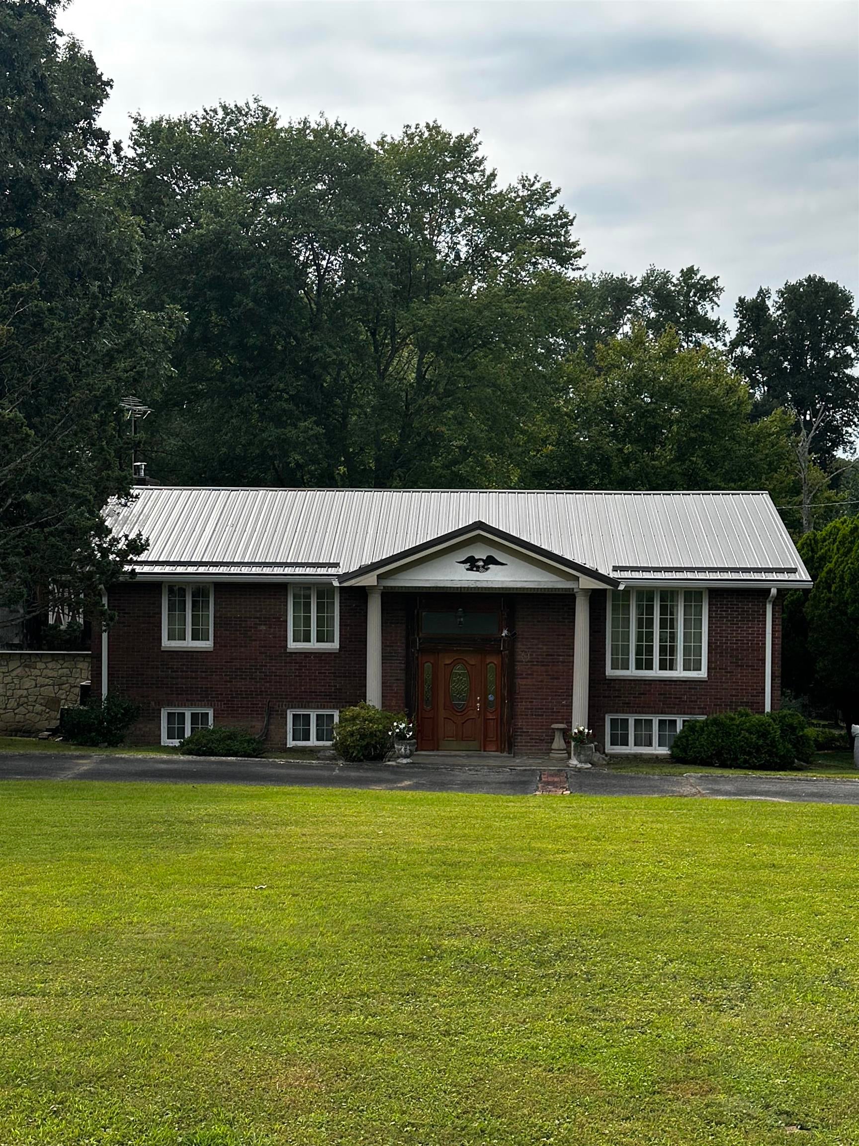230 Forrest Road Hurricane, WV 25526 - Photo 1 of 29 Gallery Image 1