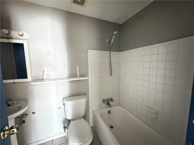 $1,100 | Undisclosed Address, Westwego, LA 70094