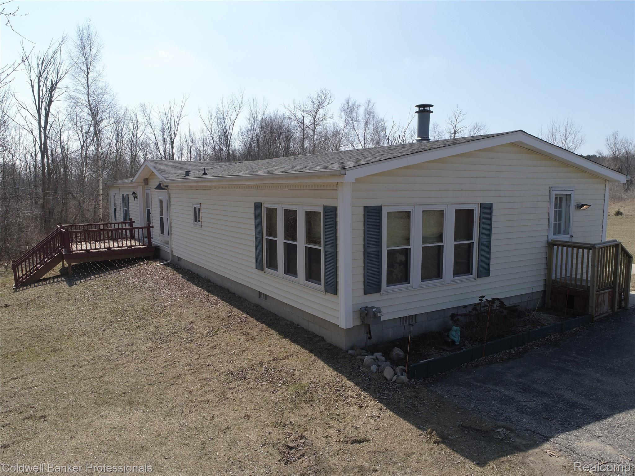 5485 Fish Lake Road North Branch, MI 48461 - Photo 6 of 30 Side Entry.JPG