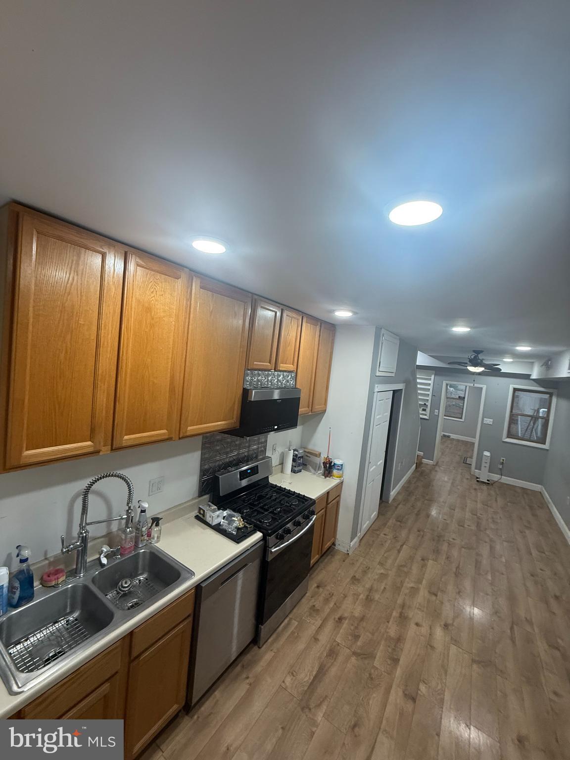 650 E Street Southeast Washington, DC 20003 - Photo 2 of 9