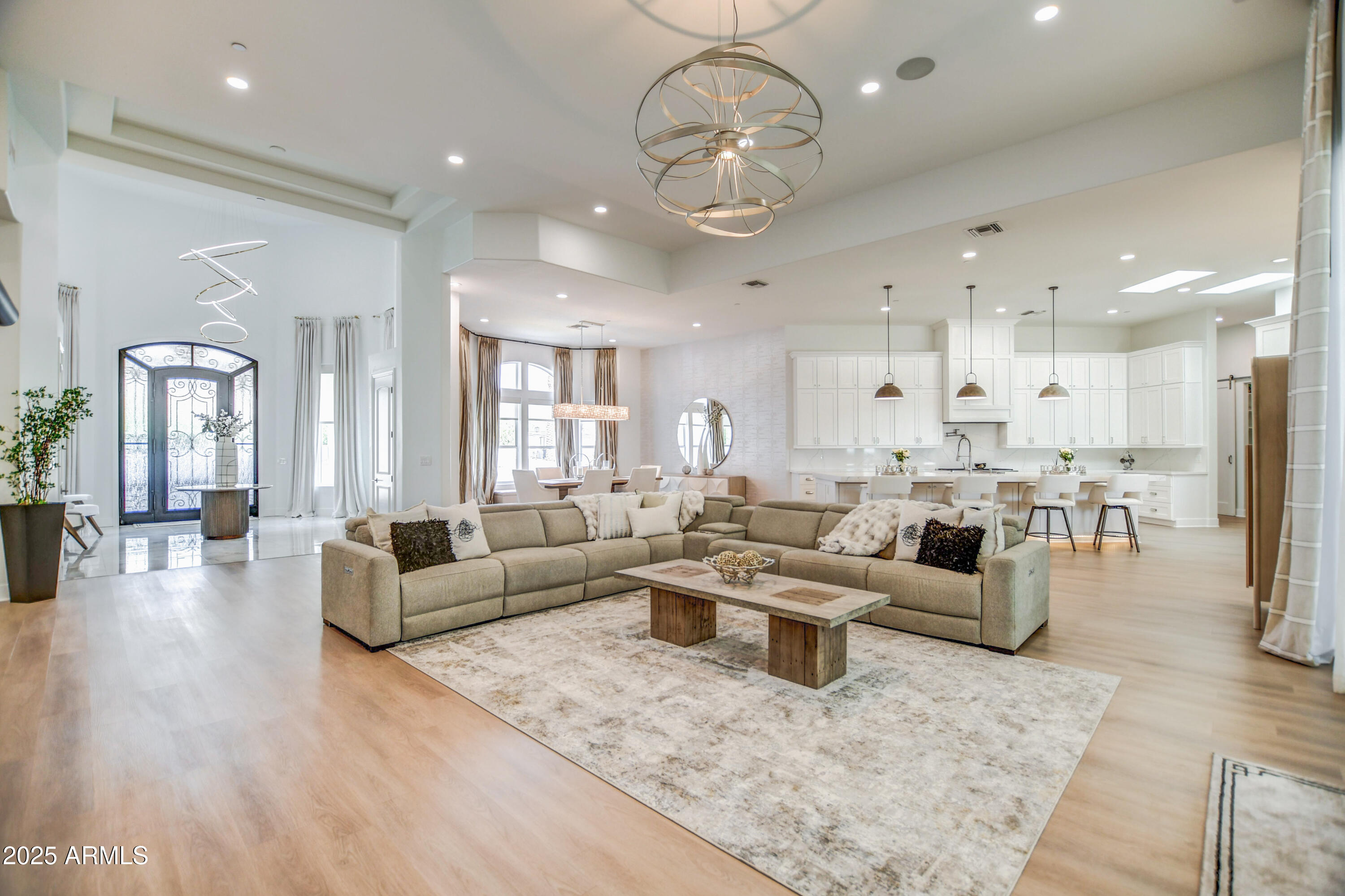 10651 East Cactus Road Scottsdale, AZ 85259 - Photo 43 of 126 Living 7