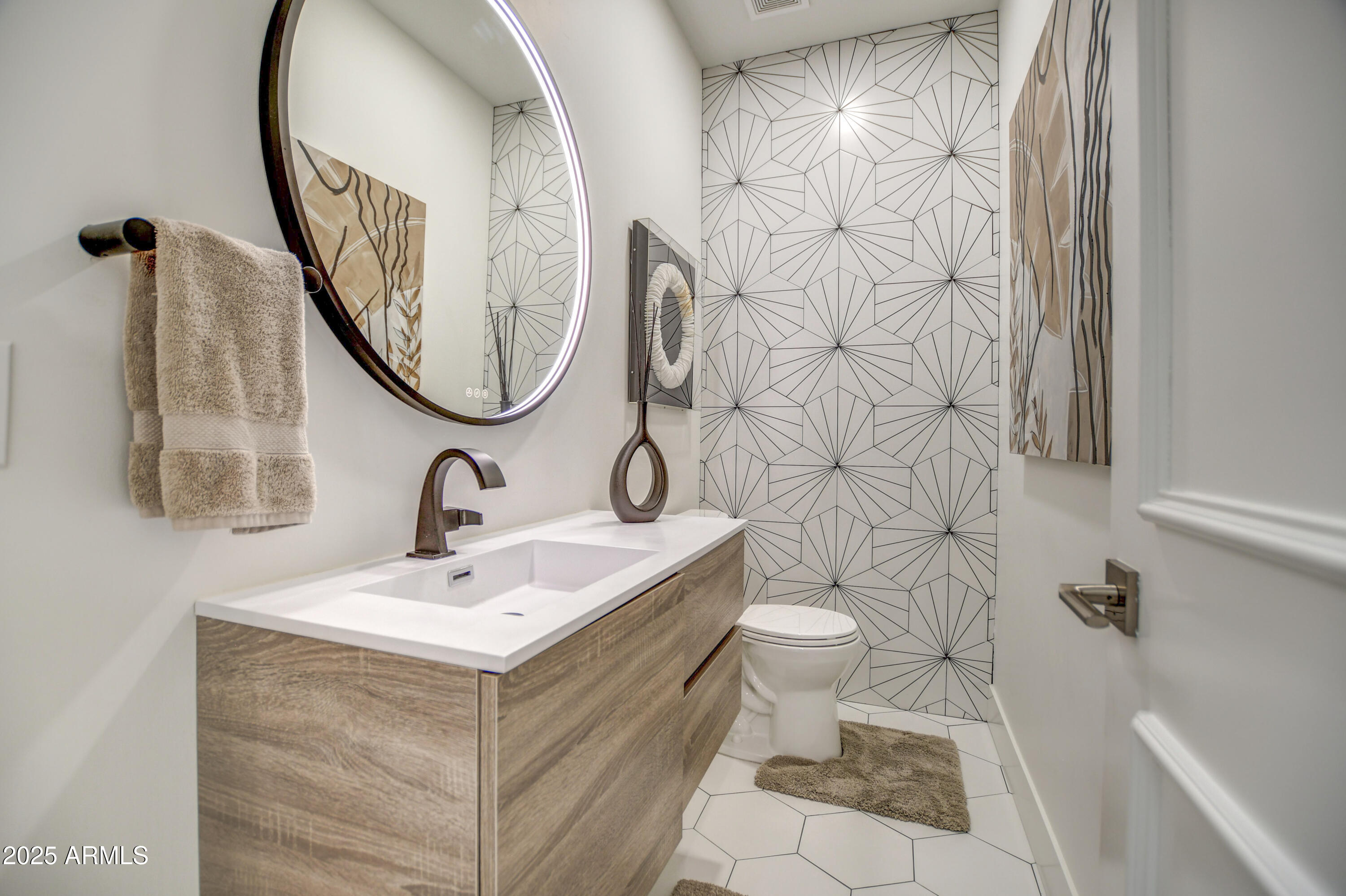 10651 East Cactus Road Scottsdale, AZ 85259 - Photo 85 of 126 Half Bath 1, 1