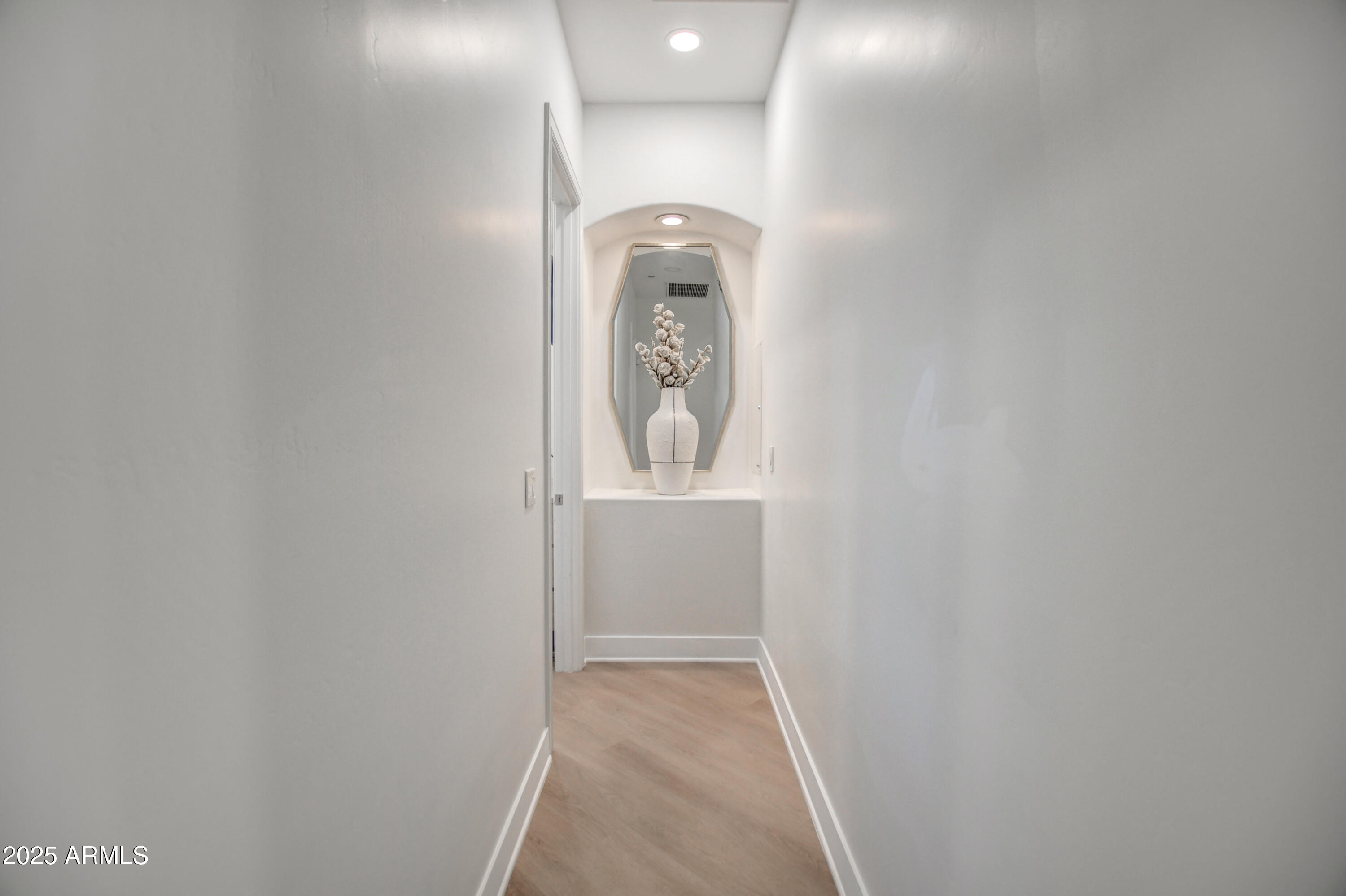 10651 East Cactus Road Scottsdale, AZ 85259 - Photo 88 of 126 Hallway 2