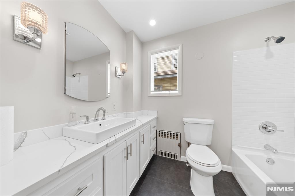 271 Travers Place Lyndhurst, NJ 07071 - Photo 17 of 50