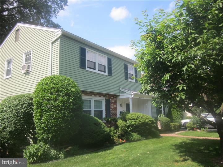 204 Boxwood Lane Springfield, PA 19064 - Photo 3 of 17 Exterior Front