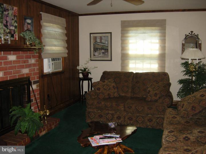 204 Boxwood Lane Springfield, PA 19064 - Photo 8 of 17