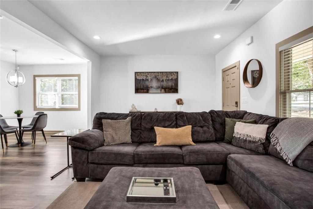 128 Nathan Road Southwest Atlanta, GA 30331 - Photo 7 of 36 a living room with furniture and a window
