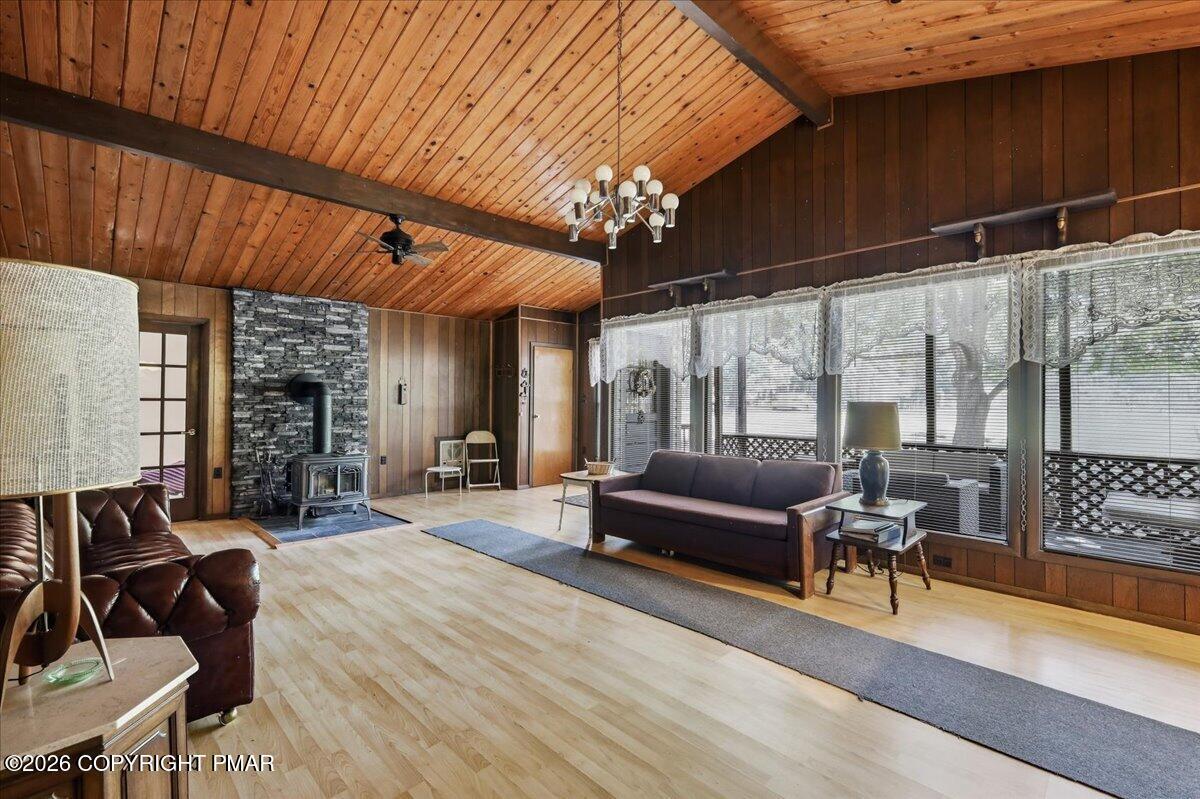 214 Hummingbird Trail Bushkill, PA 18324 - Photo 15 of 34 33-Photo-29