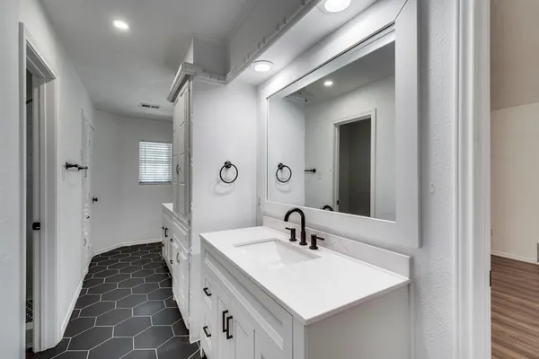 $3,200 | 3403 Sheffield Drive, Arlington, TX 76013