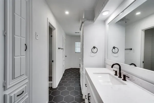 $3,200 | 3403 Sheffield Drive, Arlington, TX 76013