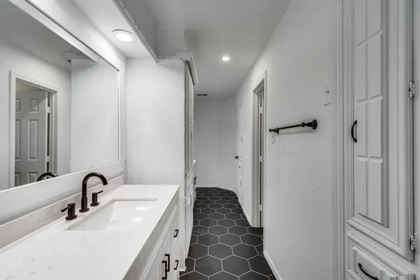 $3,200 | 3403 Sheffield Drive, Arlington, TX 76013