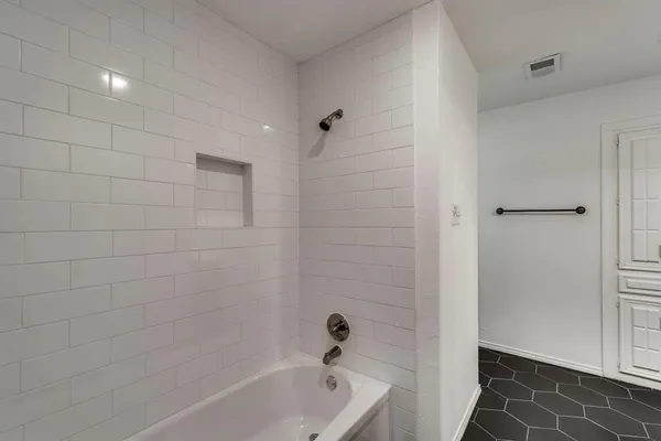 $3,200 | 3403 Sheffield Drive, Arlington, TX 76013