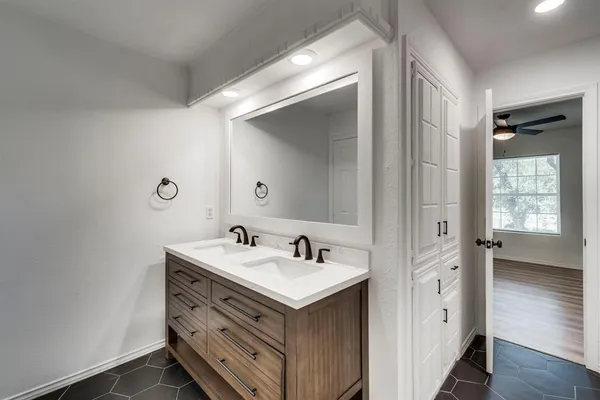 $3,200 | 3403 Sheffield Drive, Arlington, TX 76013