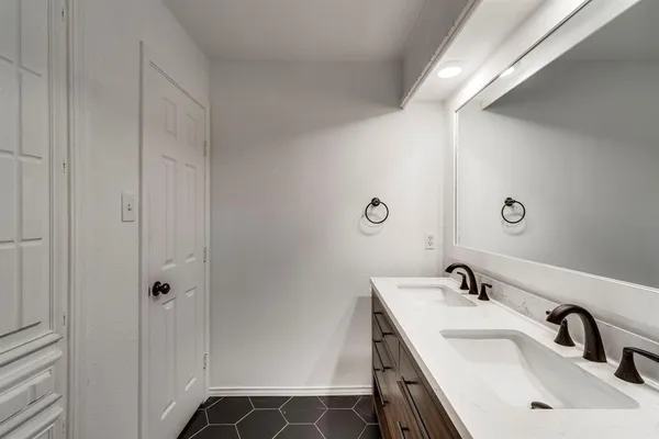 $3,200 | 3403 Sheffield Drive, Arlington, TX 76013