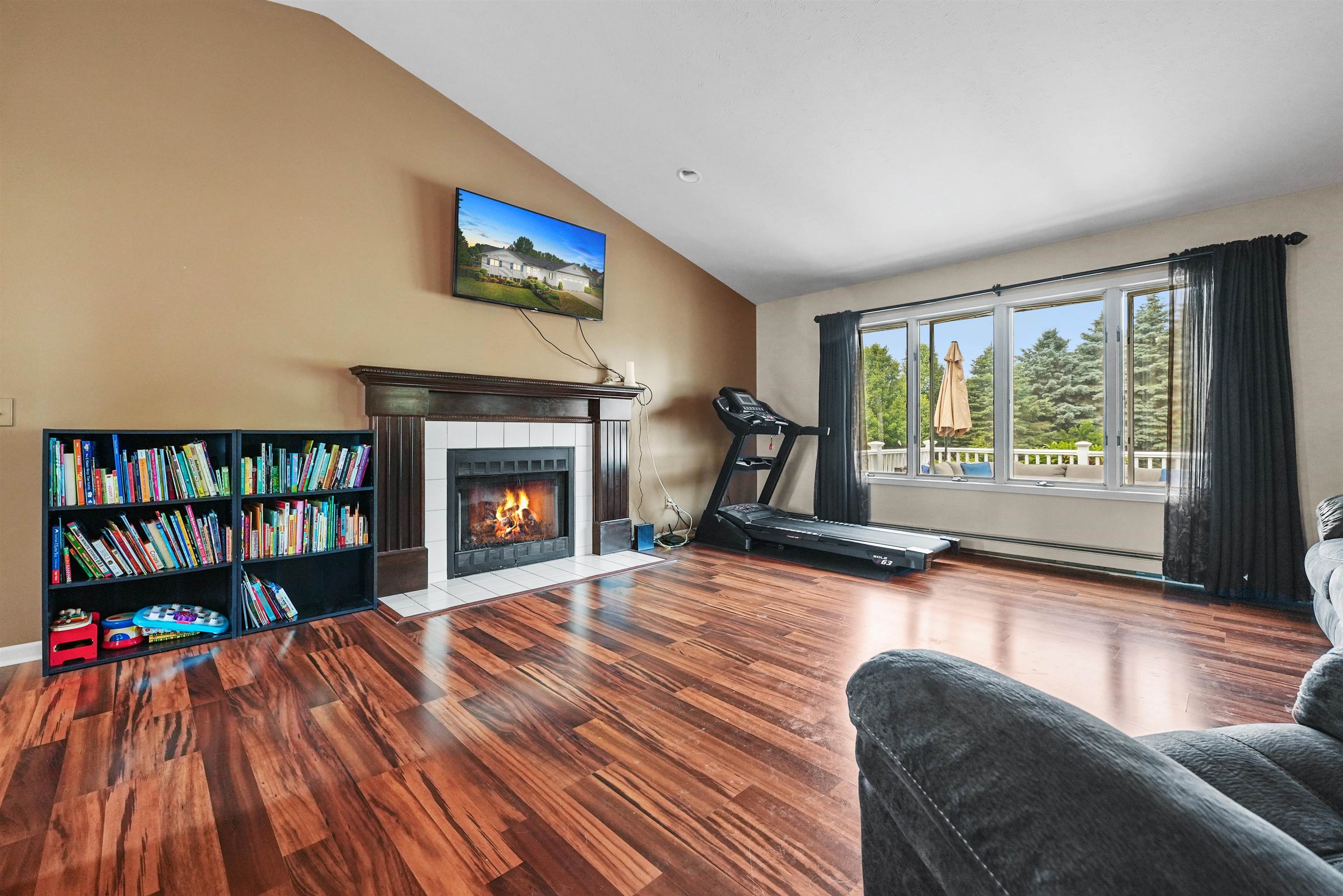 870 Holly Road Cadillac, MI 49601 - Photo 6 of 40 1914660-5.JPG