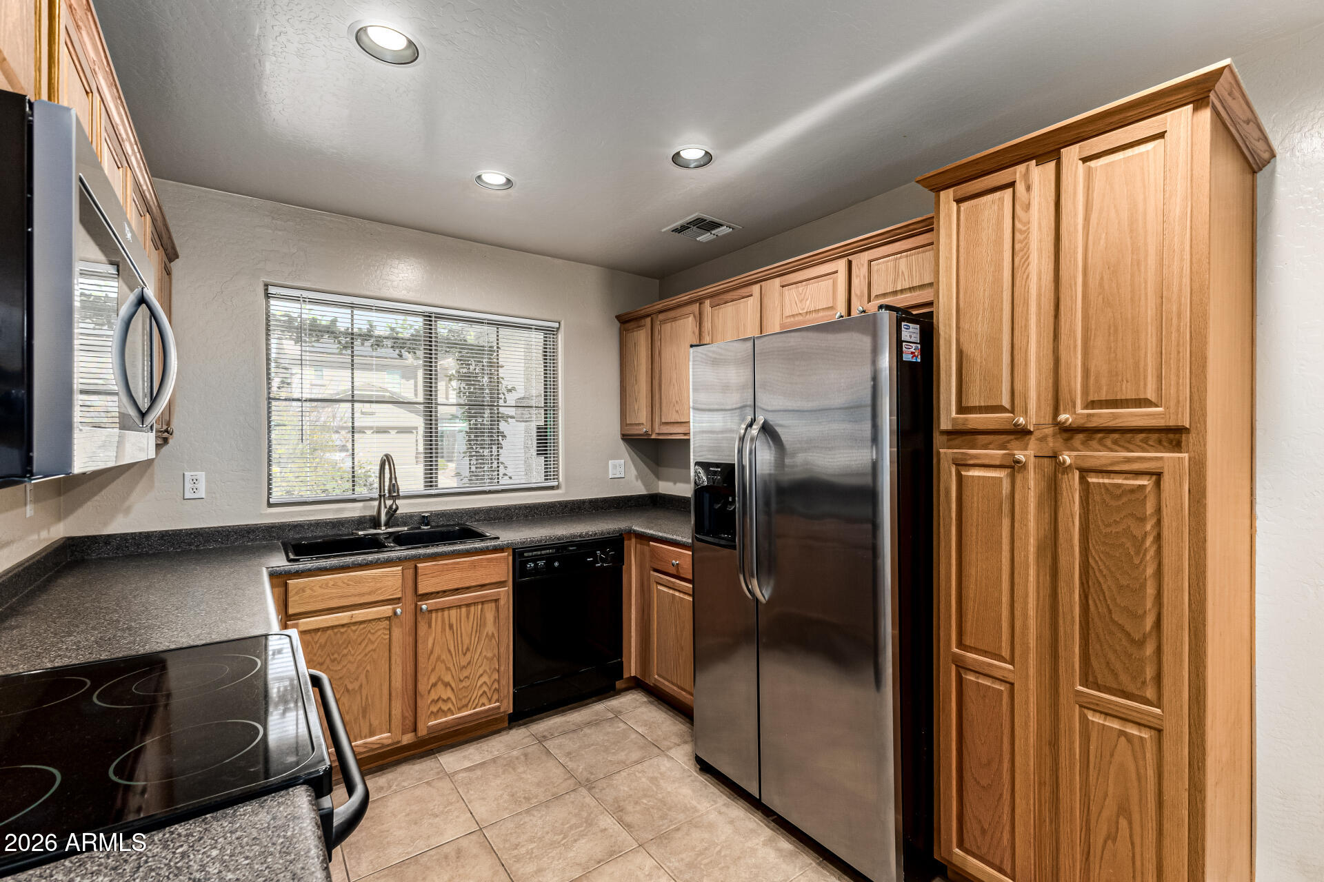 17755 West Hearn Road Surprise, AZ 85388 - Photo 11 of 36 11-Hearn