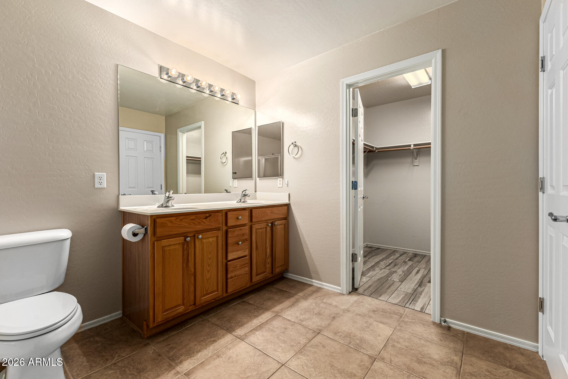 17755 West Hearn Road Surprise, AZ 85388 - Photo 16 of 36 16-Hearn