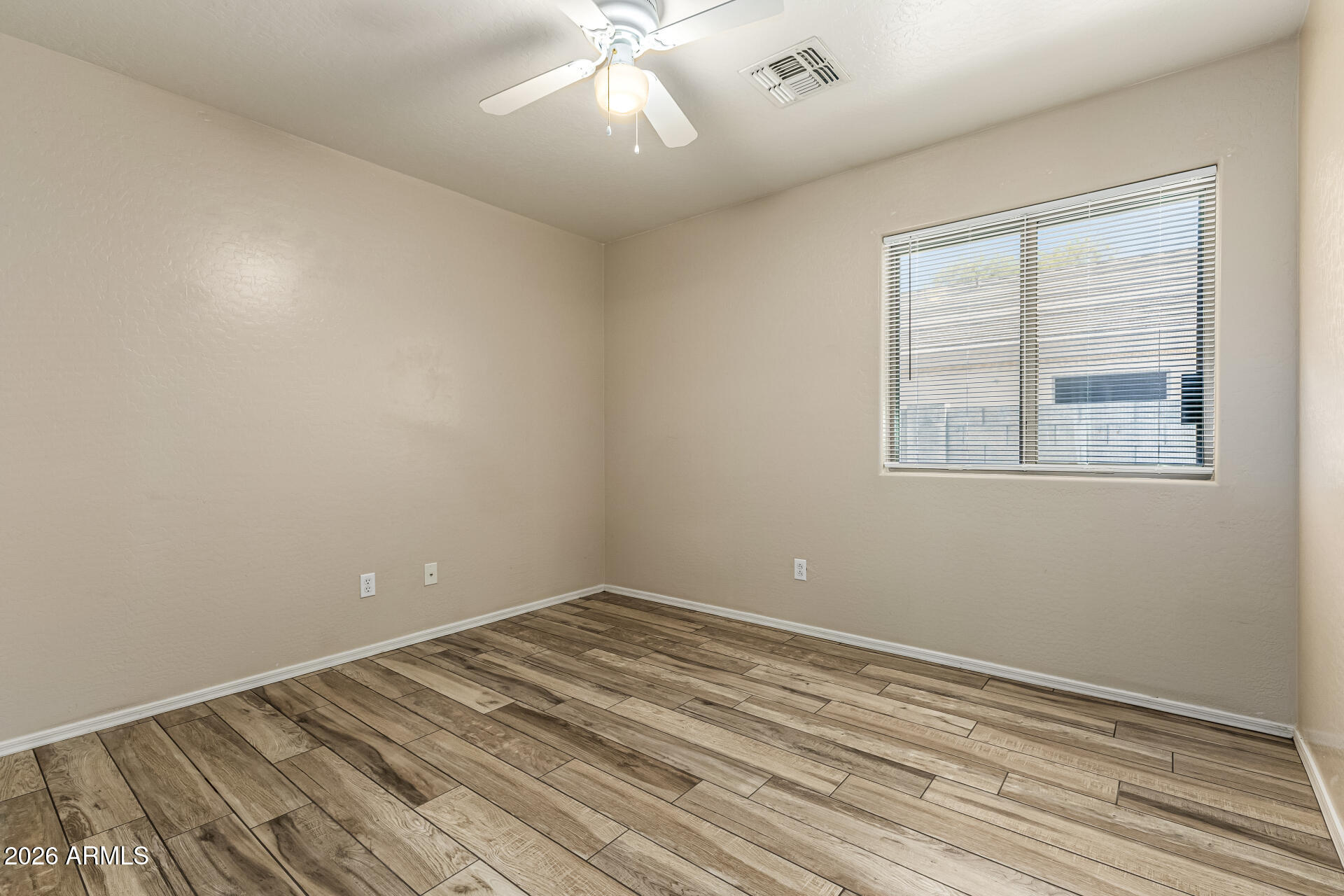 17755 West Hearn Road Surprise, AZ 85388 - Photo 19 of 36 19-Hearn