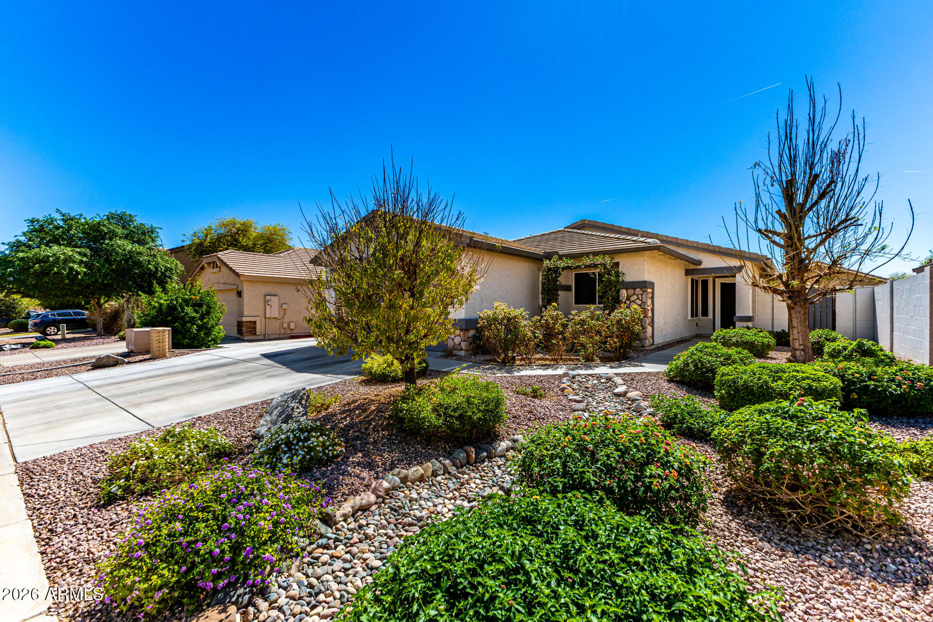 17755 West Hearn Road Surprise, AZ 85388 - Photo 3 of 36 05-Hearn