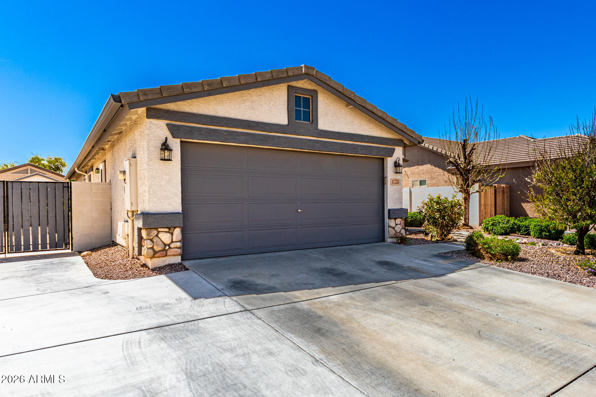 17755 West Hearn Road Surprise, AZ 85388 - Photo 6 of 36 04-Hearn
