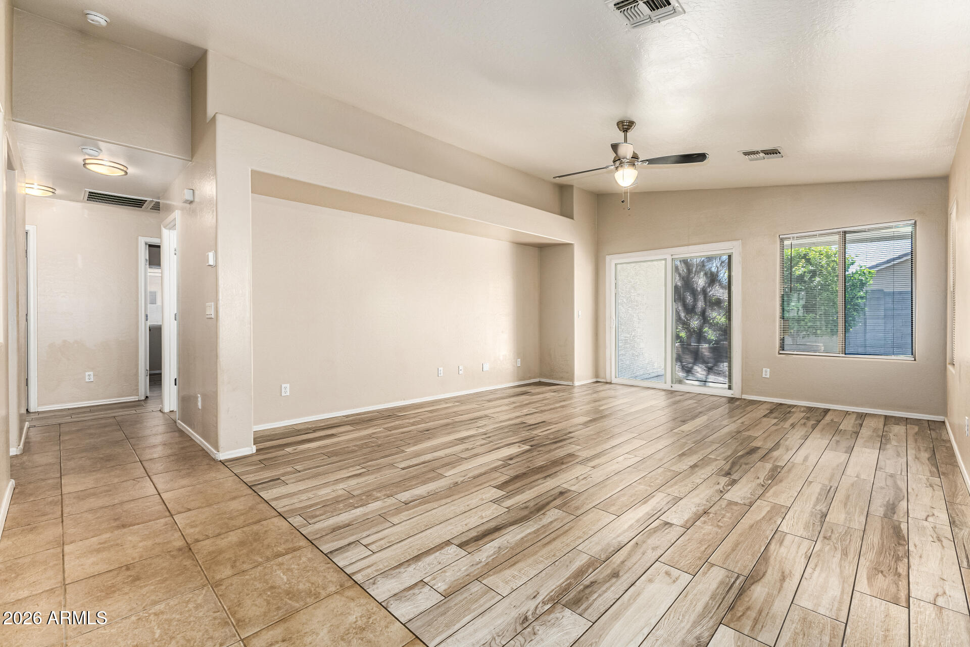 17755 West Hearn Road Surprise, AZ 85388 - Photo 7 of 36 07-Hearn