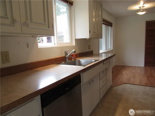 $3,345 | 14039 75th Avenue Northeast, Kirkland, WA 98034