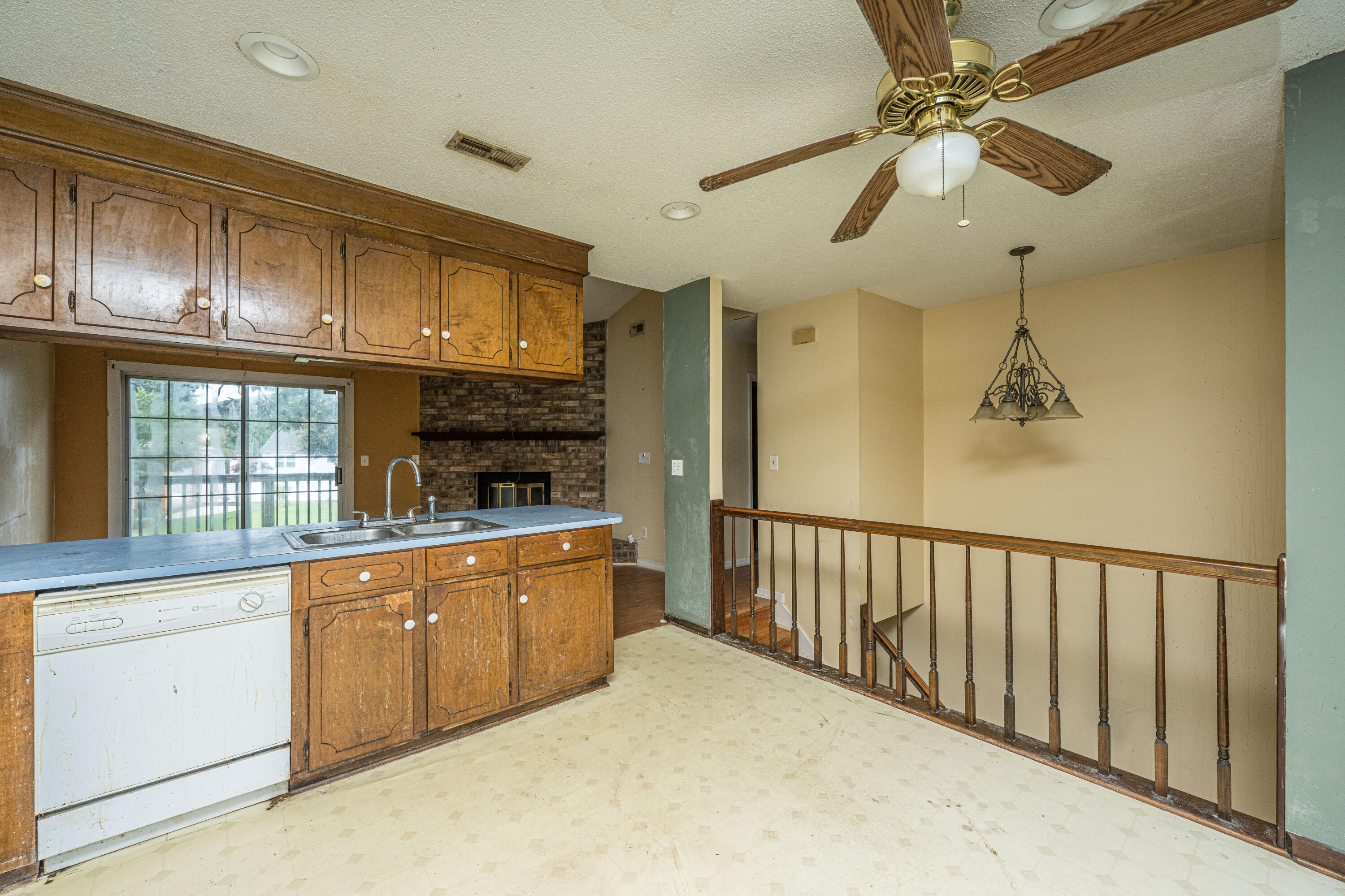 119 Hummingbird Avenue Ladson, SC 29456 - Photo 9 of 32