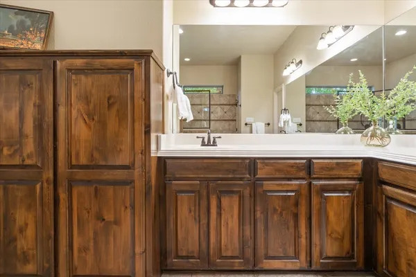 $549,000 | 910 Ridgeoak Drive, Belton, TX 76513